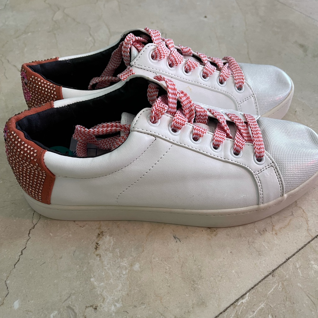 Sneaker